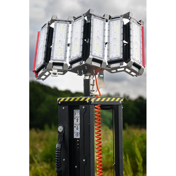 Sistem telescopic de iluminare temporara 320W - 45.000 lumeni - cu acumulator